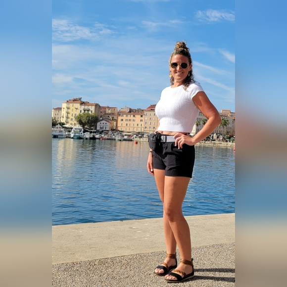 Meet your Posher, HappyGoLindsey - Picture 7 of 7